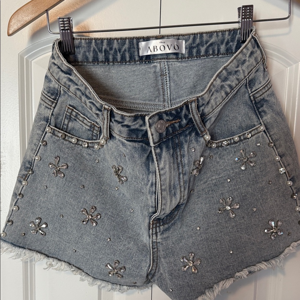 Women's Floral Embellished Jean Shorts - Blue